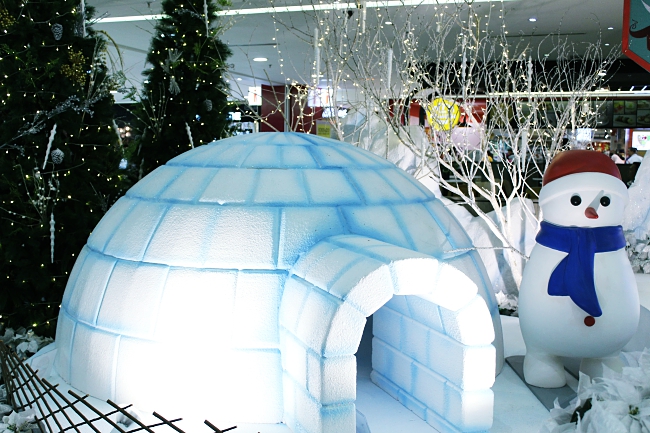 Main Place Presents A Snowy Christmas Season!