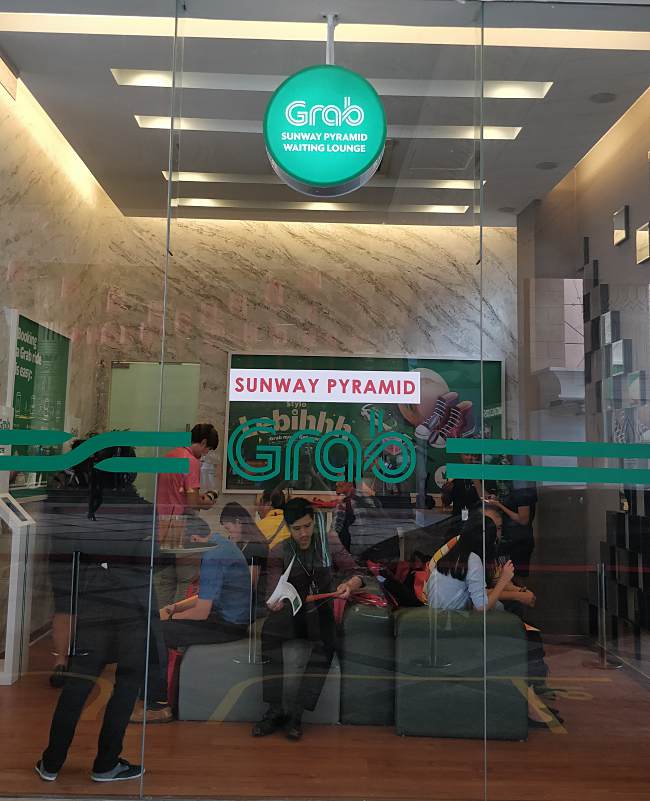 First Grab Lounge At Sunway Pyramid!