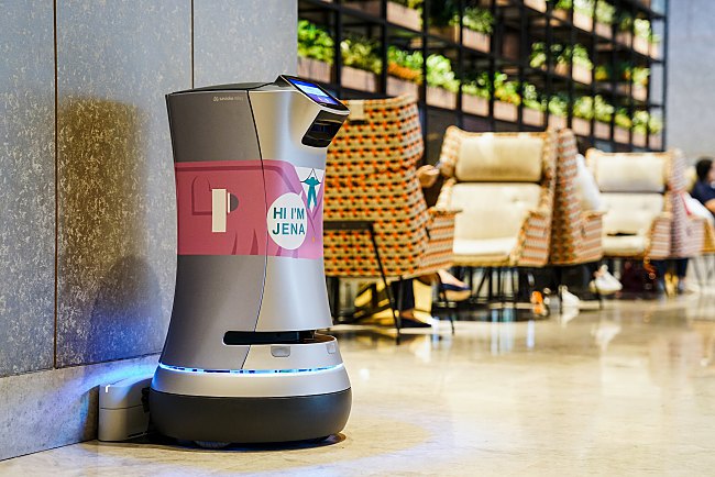 This Hotel Uses Relay Robots To Deliver Amenities & Food To Your Room!
