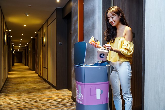 This Hotel Uses Relay Robots To Deliver Amenities & Food To Your Room!