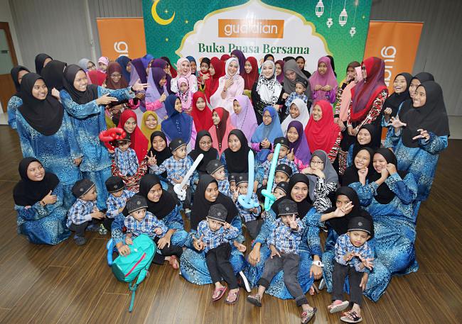   Guardian Malaysia Gives 100 Children Exclusive Ramadan Outing