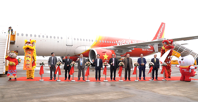 Vietjet Launches New Route Connecting Ho Chi Minh City and Van Don (Quang Ninh) 