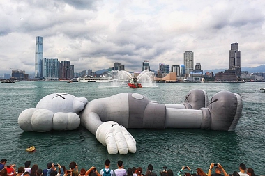 THIRD STOP OF “KAWS: HOLIDAY” – HONG KONG 