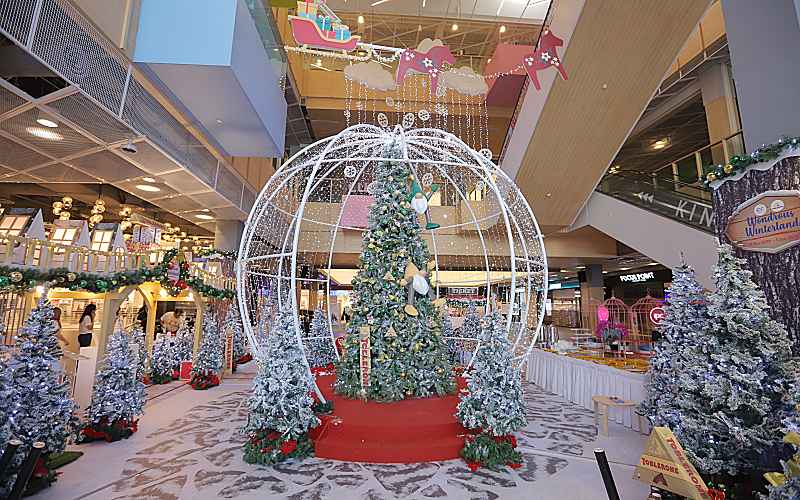 IPC Shopping Centre Brings ‘A Wondrous Winterland’ for a Double Celebration