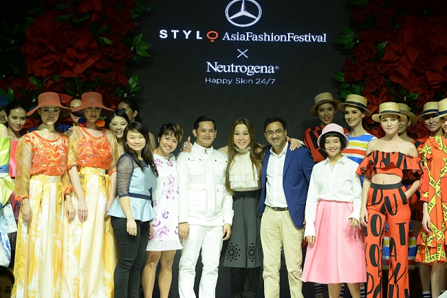 Neutrogena®’s Fashion Debut Celebrates The Joy Of Healthy Skin!