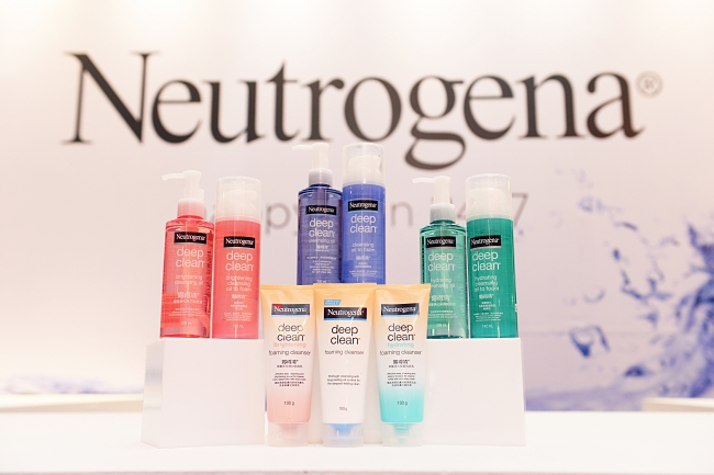 Neutrogena®’s Fashion Debut Celebrates The Joy Of Healthy Skin!