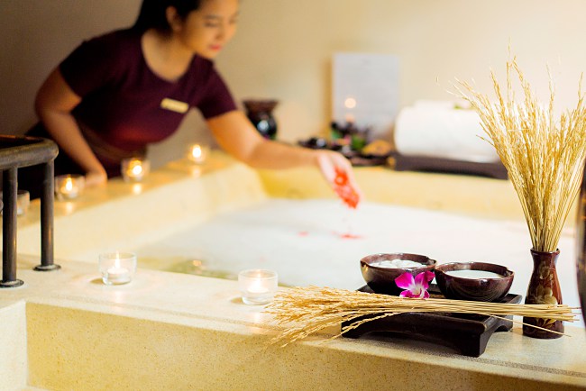 A Resort In Bangkok Now Offers Enriching Beer Therapy Spa Session!