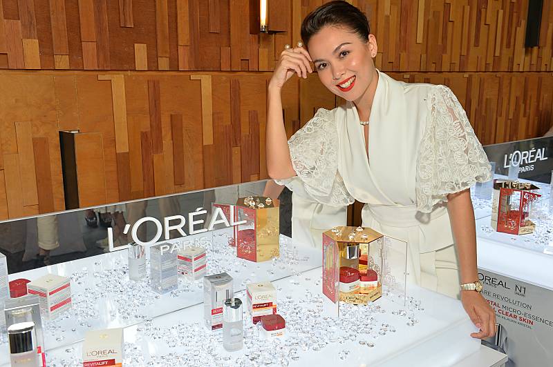 Crystal clear, radiant skin made simple with L’Oréal Paris Two-Step Regime!