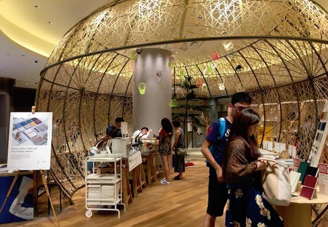 到 ISETAN 日本百货自行组合最适合您的笔记本！