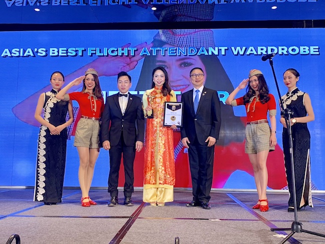 VIETJET 赢取亚洲最佳空服员制服奖项！