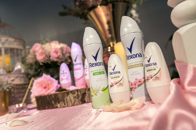 REXONA 全新美白清爽玫瑰香体露