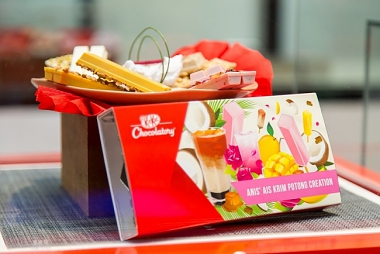 NOW YOU CAN GET ICE CREAM POTONG FLAVOURED KIT KAT!