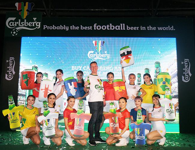 “Probably The Best Football Beer” Campaign Ever by Carlsberg!