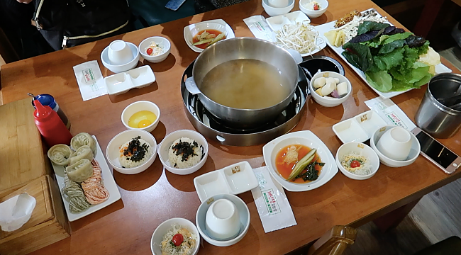 We Had Chaesundang Shabu-Shabu In Gangneung, Gangwon Province!