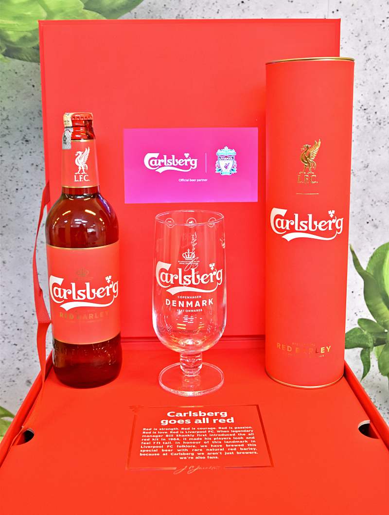 Fødested løg butiksindehaveren Carlsberg Red Barley Back for The Reds