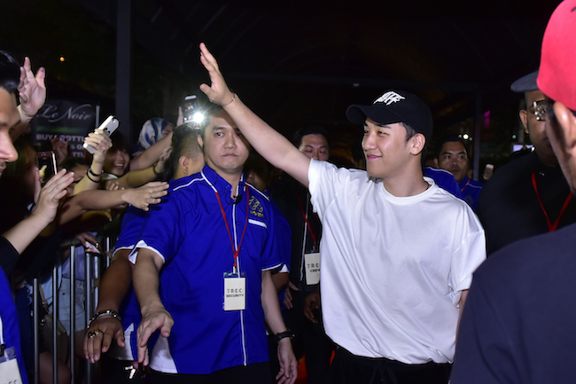 【吉隆坡】YG REPUBLIQUE 正式开幕，BIG BANG 胜利到场庆贺！