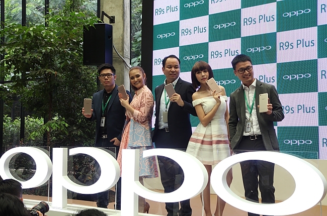 OPPO R9s Plus Unveiled By Local Celebrities Min Chen And Ayda Jebat