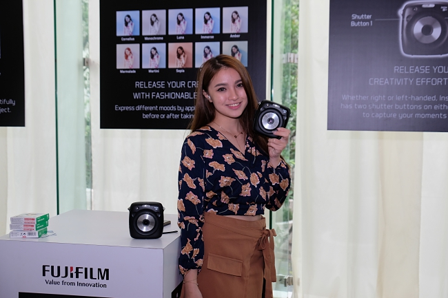 Fujifilm Malaysia Launches The Instax Square SQ10 And Instax Mini 9!