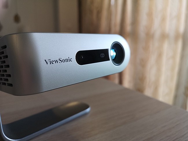 Go Big and Go Mobile with ViewSonic M1 Ultra-Portable LED Projector!