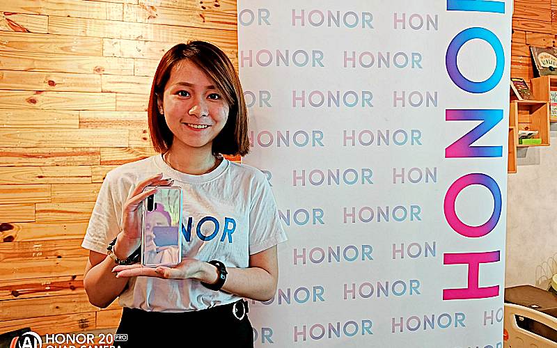 HONOR Launches the HONOR 20 PRO Icelandic Frost 