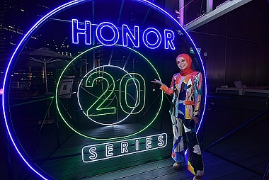 MIRA FILZAH MAKES HER DEBUT AS HONOR’S WONDER GIRL AT THE HONOR 20 SERIES LAUNCH 