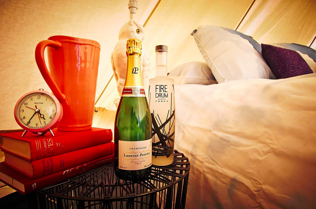 World’s First Pop-Up Rooftop Glamp Site In Melbourne!