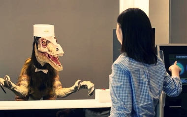 JAPAN: STRANGE HOTEL RUN BY ROBOTS!