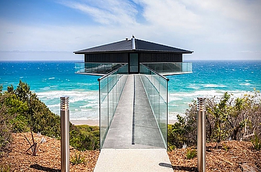 RENT THIS FLOATING HOUSE IN AUSTRALIA!
