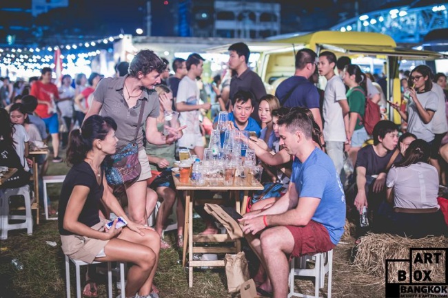 Bangkok’s Popular Hipter Street Flea Market ARTBOX Will Be In Singapore This April!