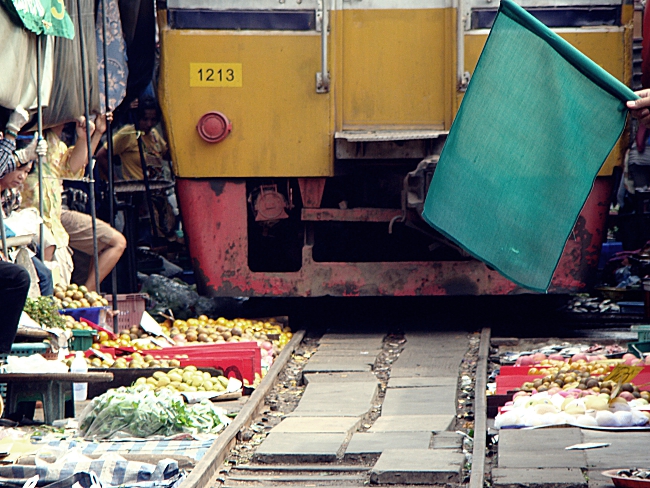 Maeklong Train Market