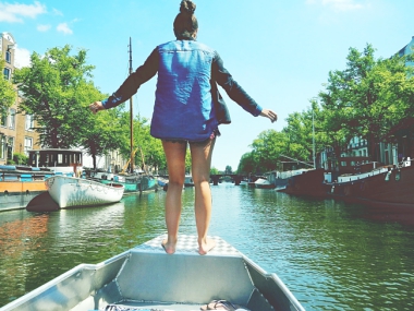 BE YOUR OWN CAPTAIN WHILE BOATING AROUND AMSTERDAM!