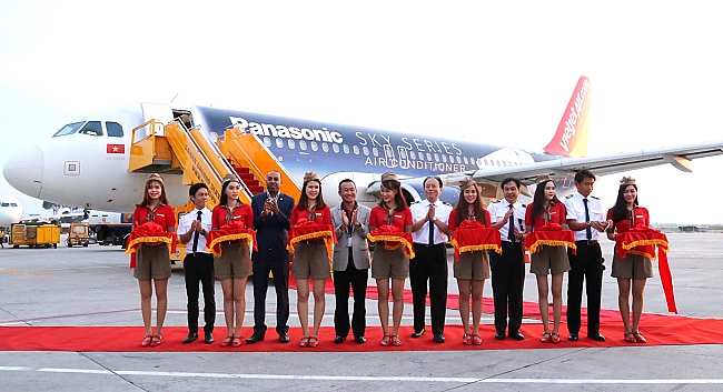 Panasonic’s SKY Series featured on Vietjet aircraft