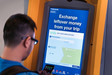 TRAVELLERS CAN NOW CONVERT SPARE FOREIGN CHANGE EASILY AT A KIOSKS IN CHANGI AIRPORT!