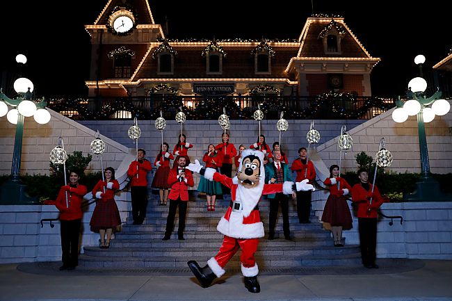 4 Tips And Tricks To Get The Most Fun Out Of Your Holiday With Hong Kong Disneyland Resort.