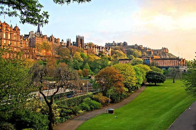 5 Instagram-able Autumn Destinations!