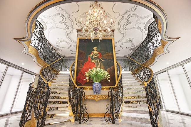 Staying In A Luxurious Floating Boutique Hotel Is Something You’d Want To Do In 2019!