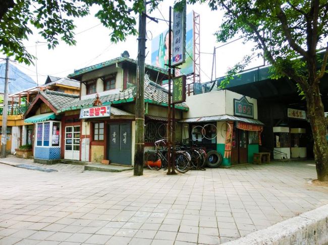 This Themepark Is One Of The Largest Filming & TV Studio Sets In Korea!
