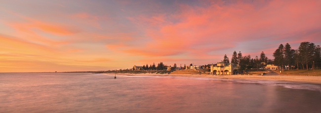 Discover extraordinary water-based adventures and explore secret beaches in Western Australia!