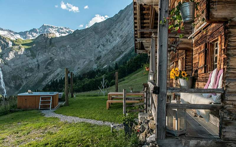 5 SWISS ALPINE HUTS TO EXPERIENCE FOR TRUE RELAXATION! 
