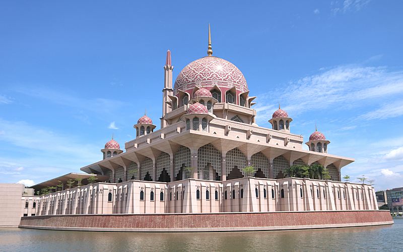 6 Beautiful Mosques Around The World!