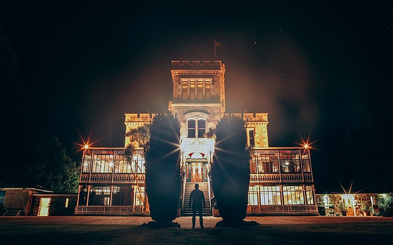 3 MUST-VISIT HAUNTED PLACES IN NEW ZEALAND (AND WHERE TO RELAX AFTERWARDS)