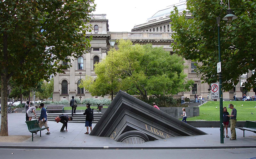 Sinking building 