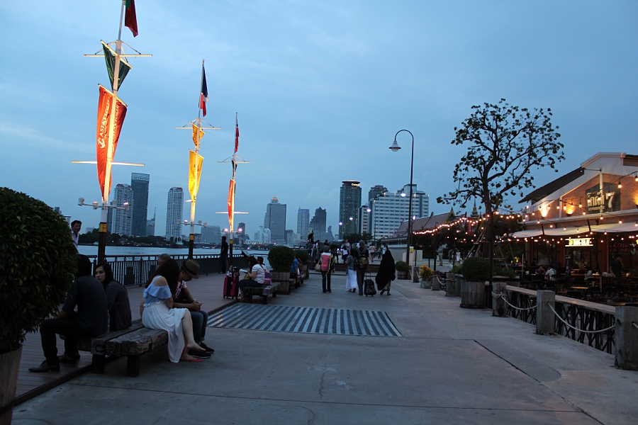 Broadwalk Asiatique