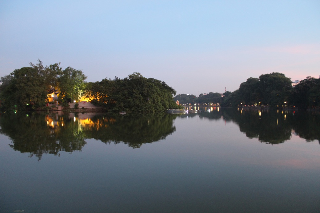 Hoan Kiem Lake 