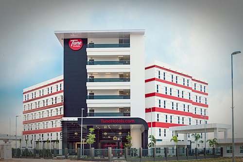 Tune Hotel klia2 building
