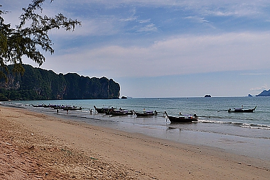 12FLY TRAVEL: SUPERSTAR LIBRA WITH PAK NIL (KRABI CITY TOUR)