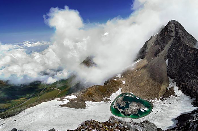 Roopkund Trek, Himalayas