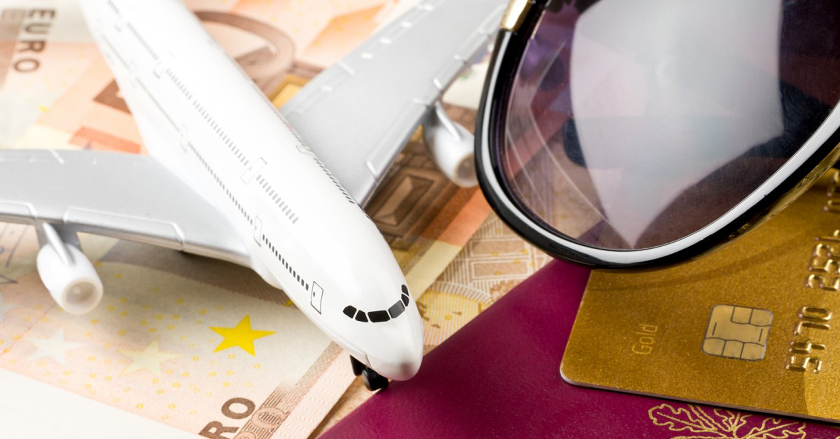 3 WAYS TO USE YOUR CREDIT CARD WISELY WHEN YOU TRAVEL OVERSEAS